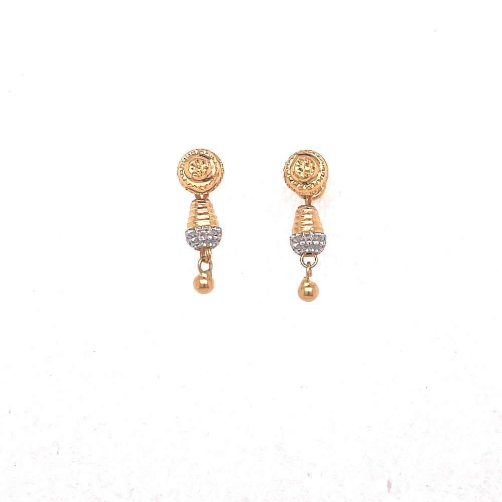 Dazzling hanging earring