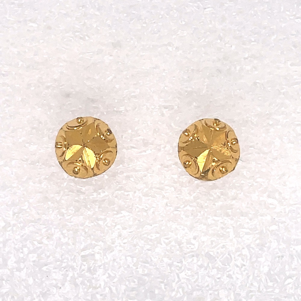 Bold stud earring