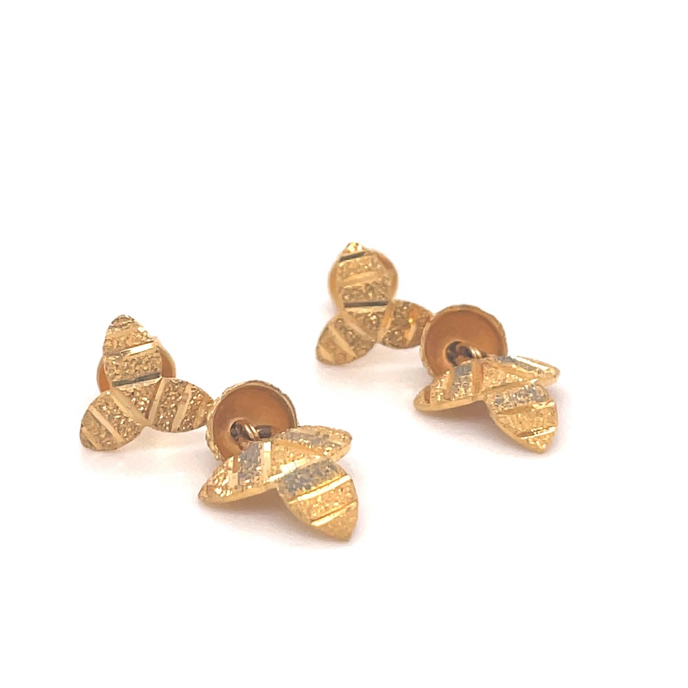 Alluring hanging earring