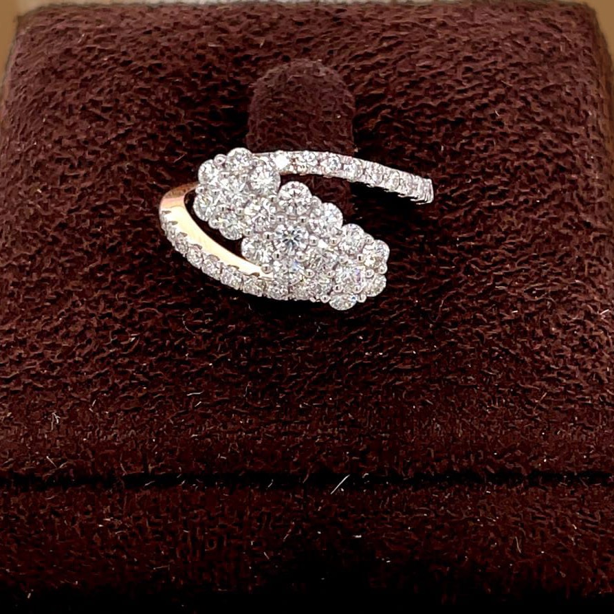 Classic diamond ring