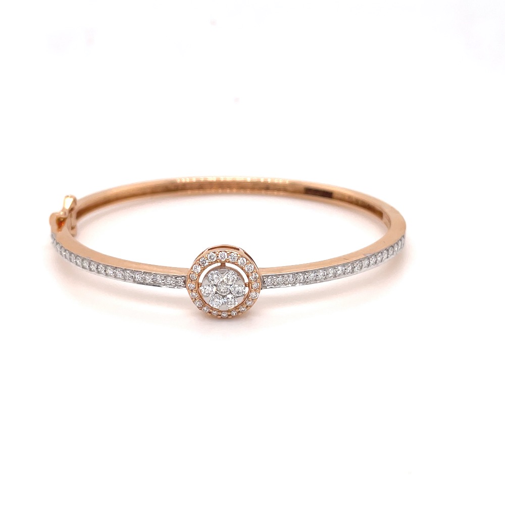 Admirable diamond bracelet