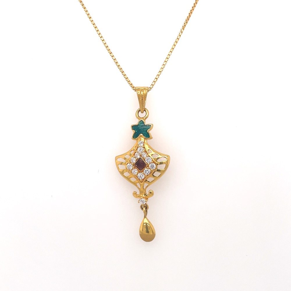 Gold pendant with diamonds