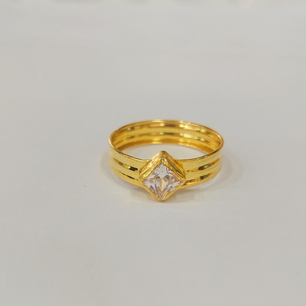 18KT GOLD CERTIFIED SINGLE DIAMOND LADIES RING