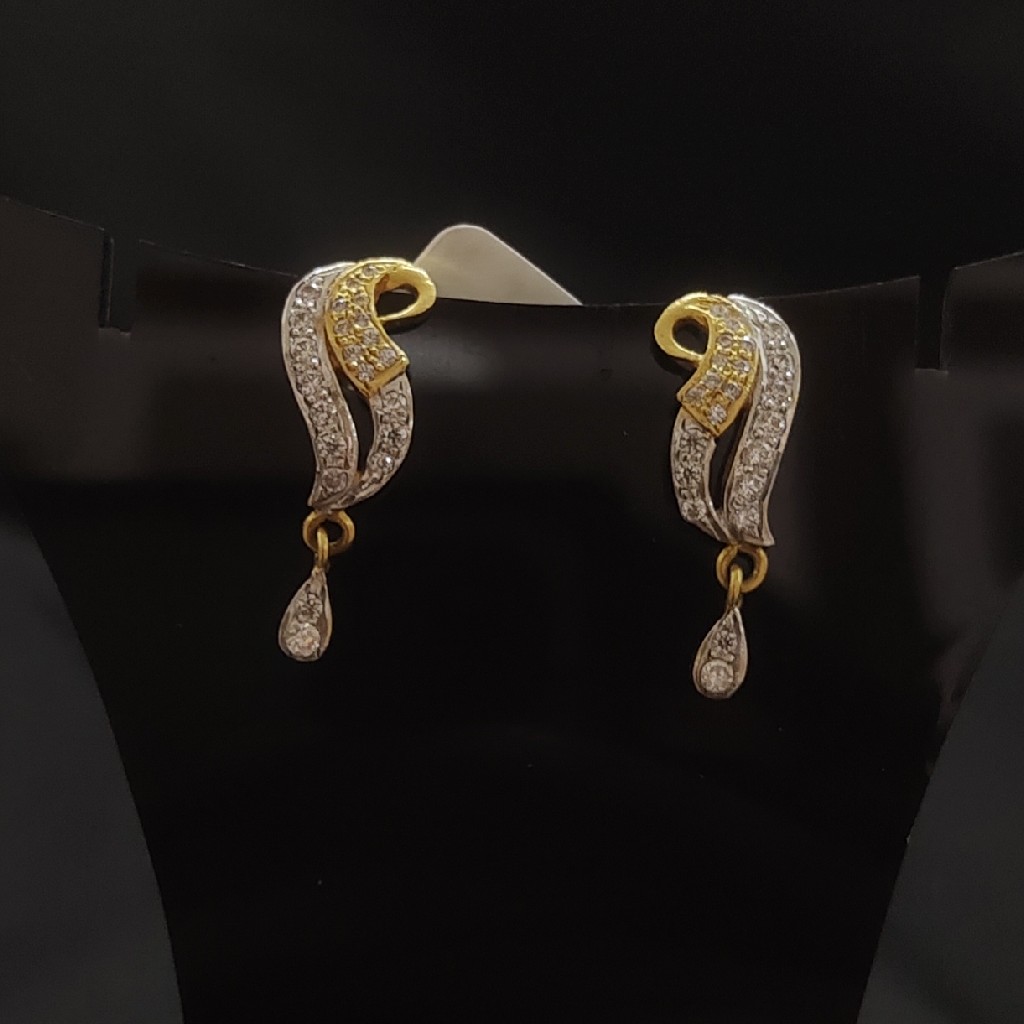 916HM CERTIFIED FANCY DIAMOND LADIES EARRINGS