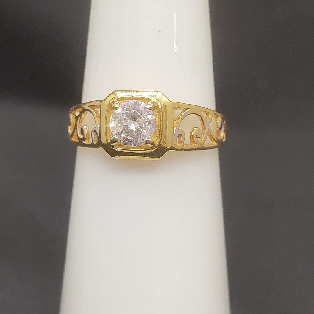 916 HM certified single diamond Gent's Ring