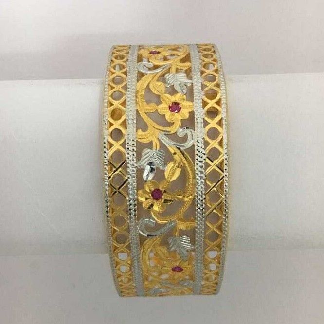 916 Yellow Gold Antique Ladies Designer Bangle
