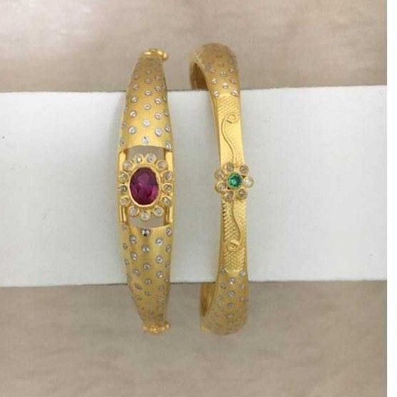 22KT Gold Exclusive Ladies Bangles
