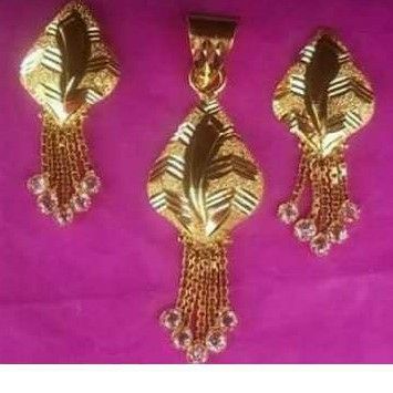 22KT Gold Ladies Indian Pendant Set