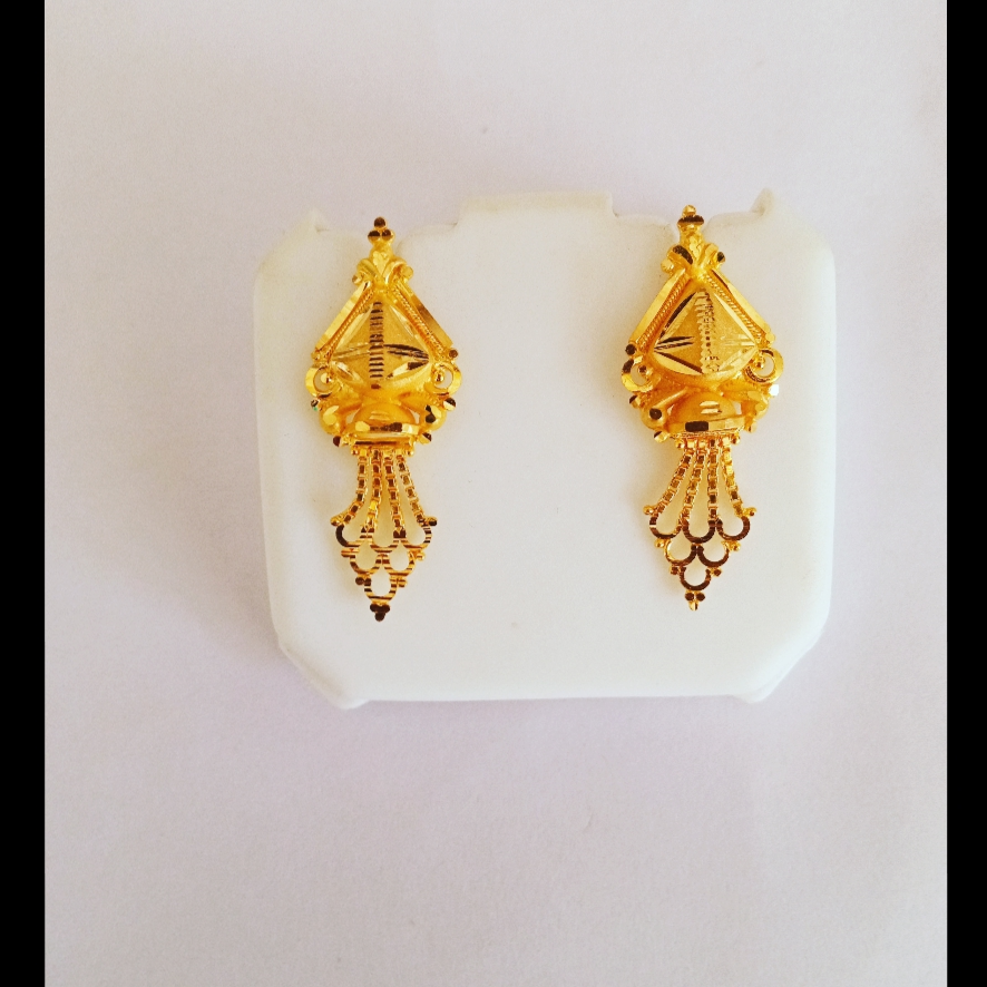 916 gold metal earrings