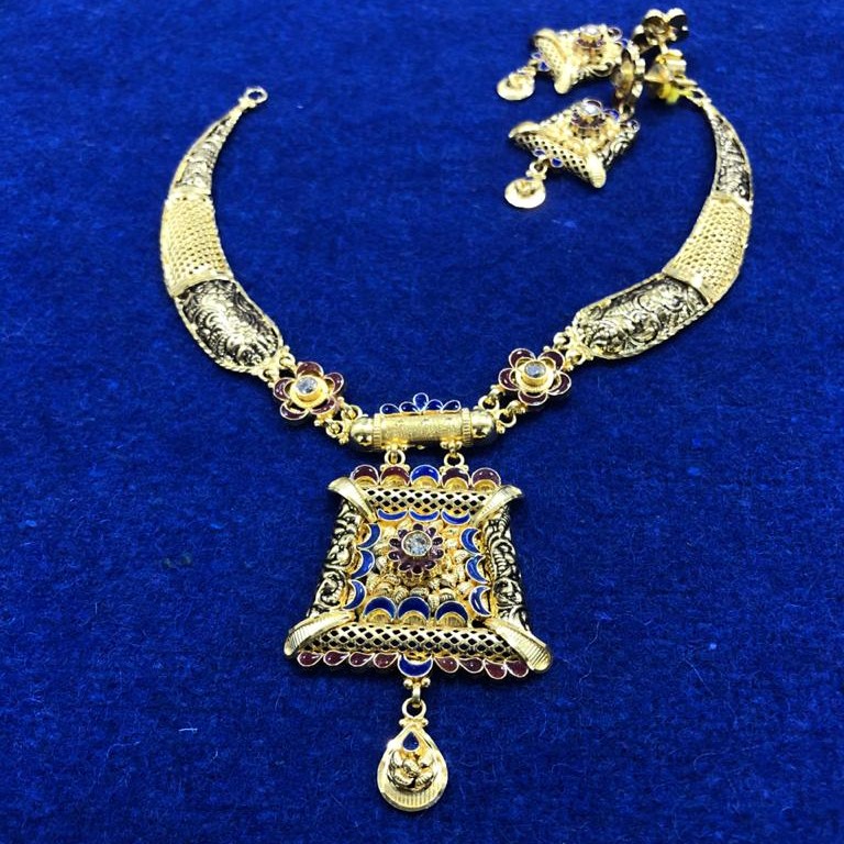 916 hm necklace set