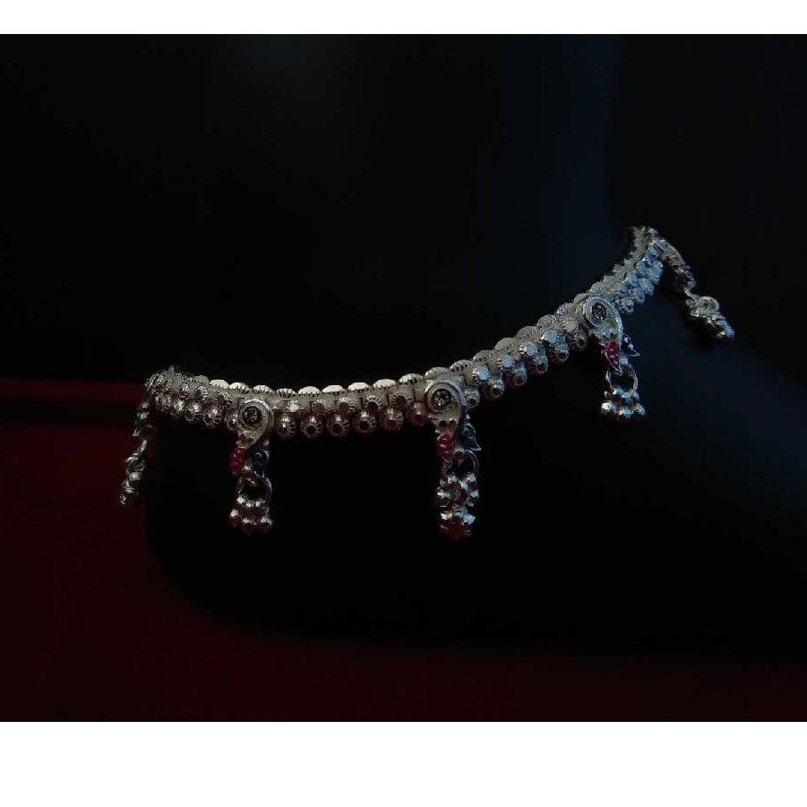 Silver Attractive D Payal