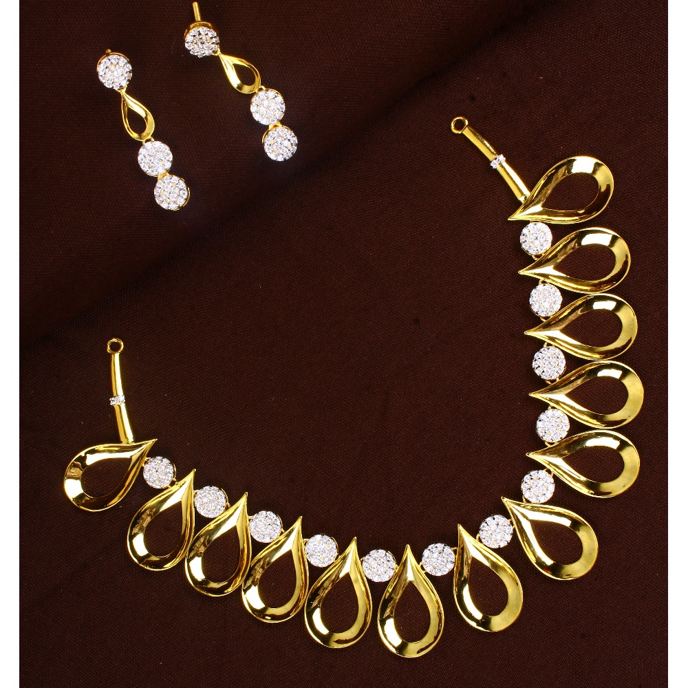 18k Gold Enduring Necklace Set