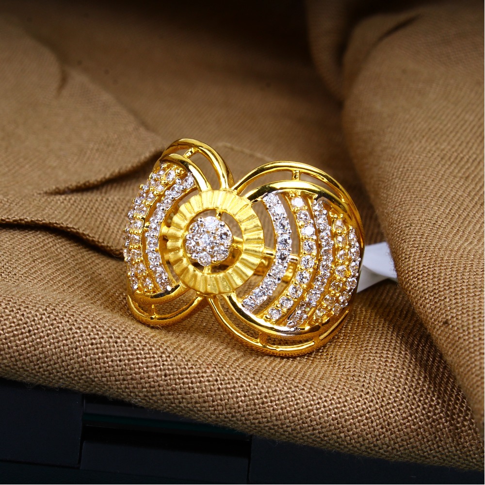 gold bold design diamond Ladies ring 125