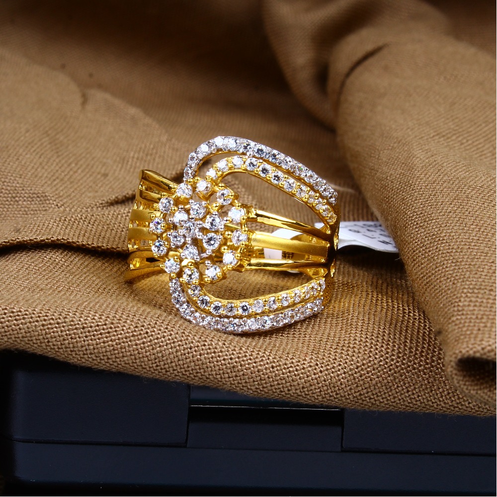 gold royal diamond Ladies ring 121