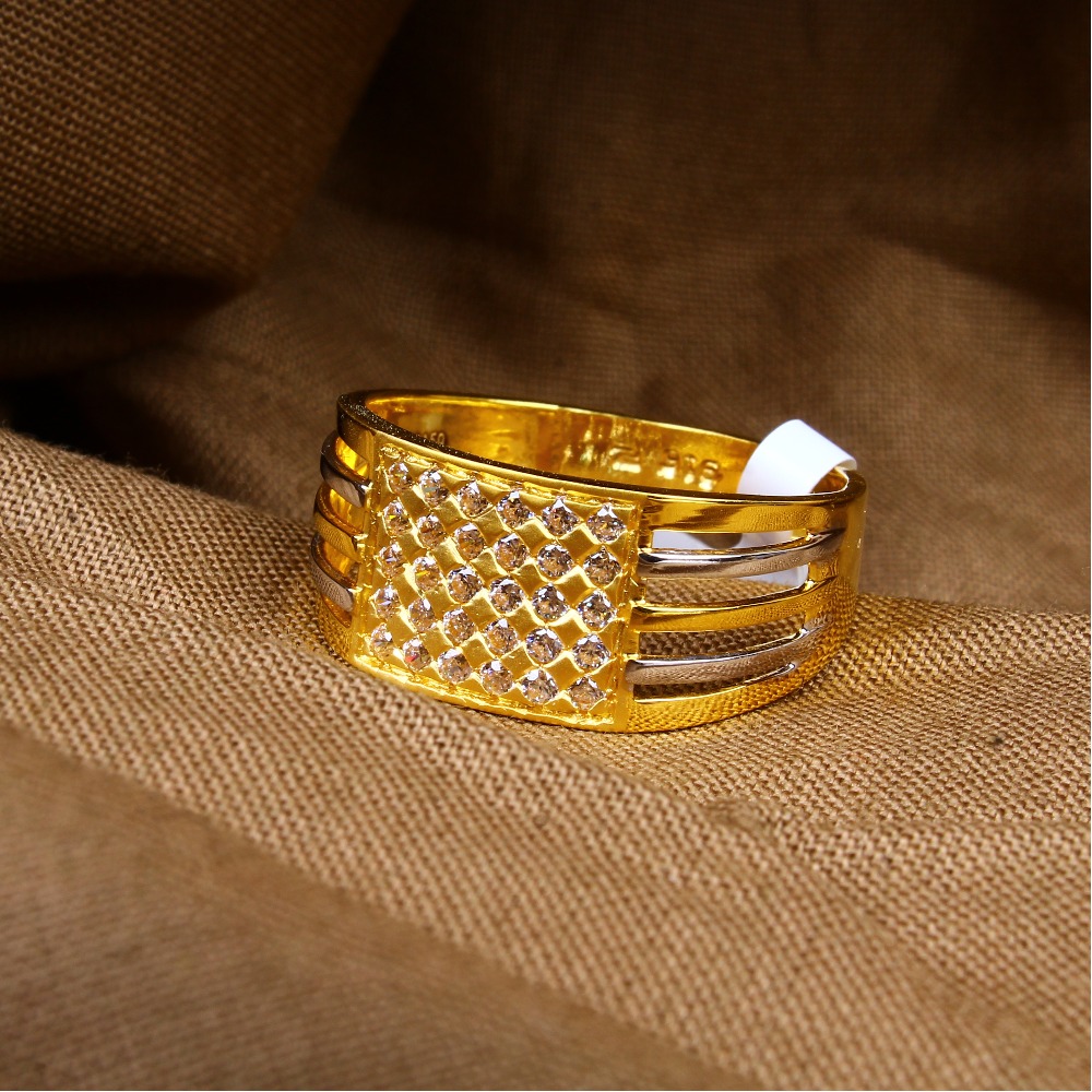 gold fancy diamond Ring 161