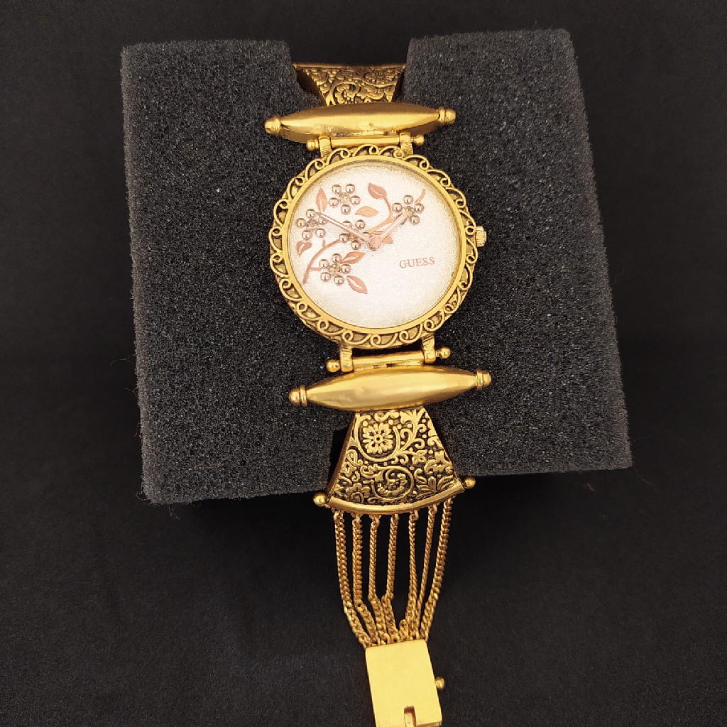 916 ladies fancy watch