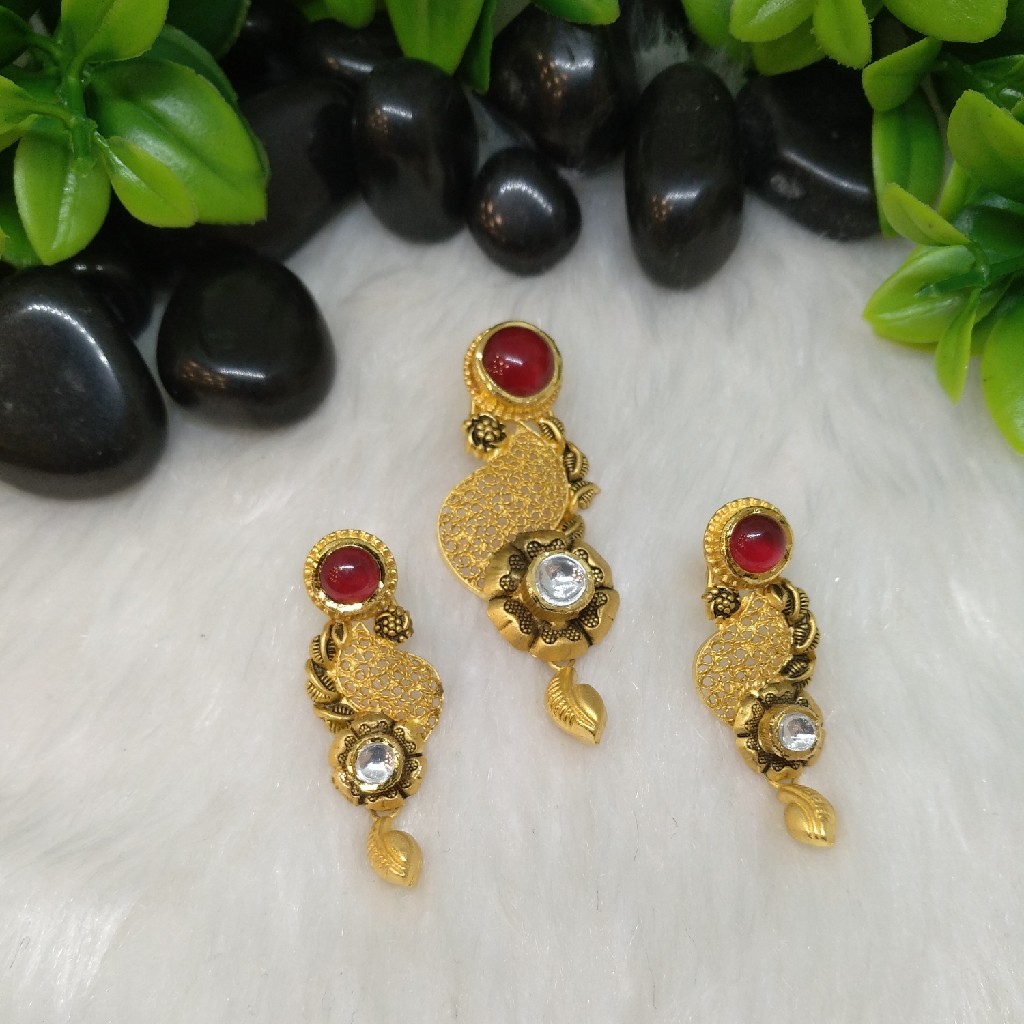 916 antique pendant set