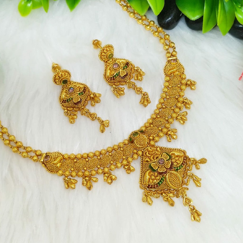916 semi antique short set