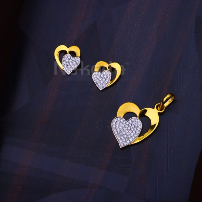 916 Gold Ladies Fancy Pendant Set FPS549