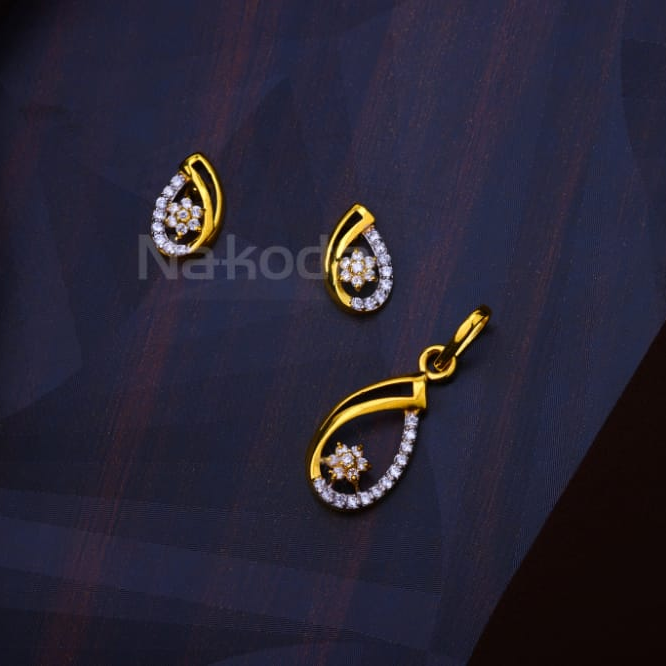916 Gold Ladies Designer Fancy Pendant Set FPS498