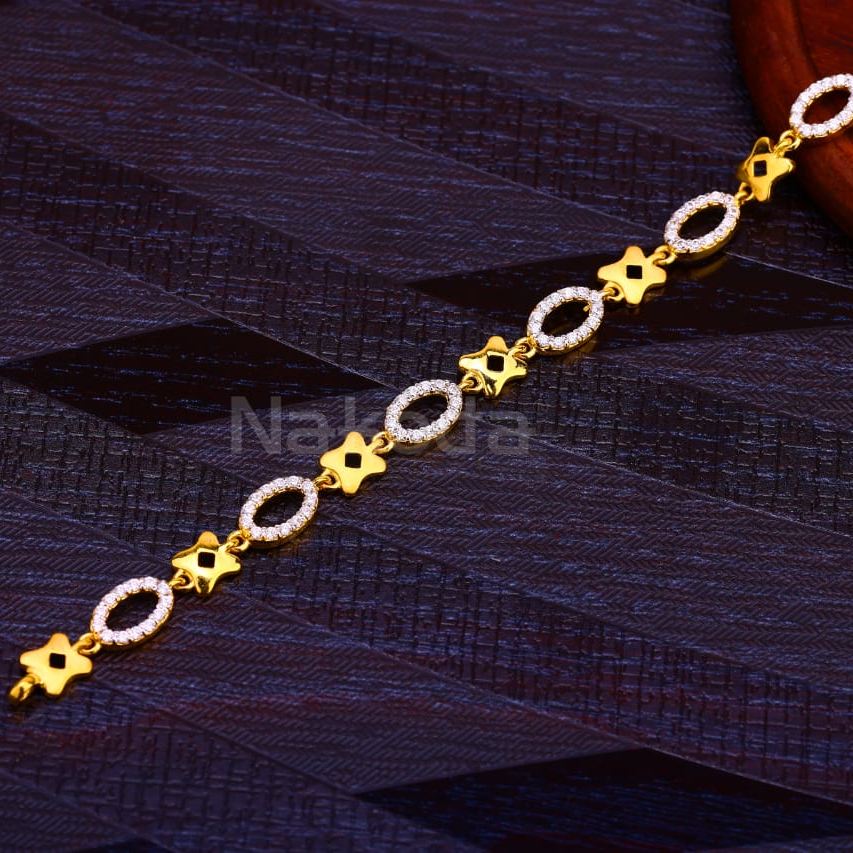 916 Gold Hallmark Classic Ladies Bracelet LB494