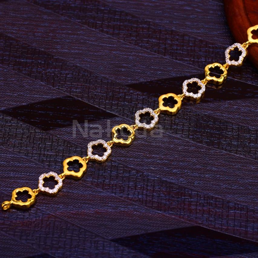 916 Gold Ladies Stylish Bracelet LB496