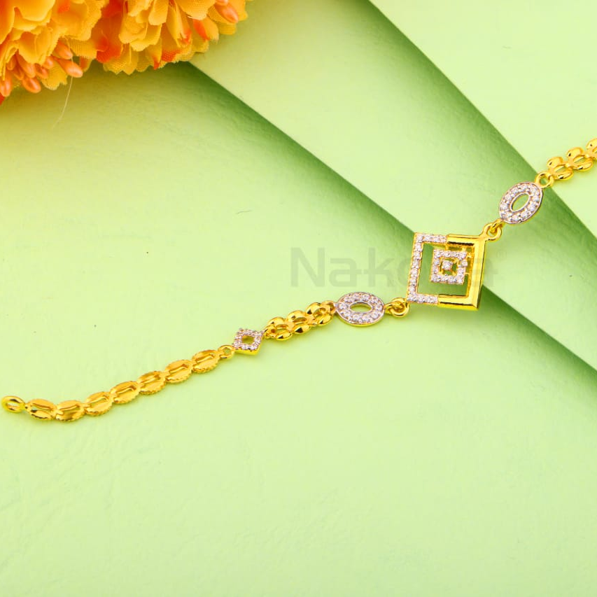 916 Gold Ladies Stylish Bracelet LB535