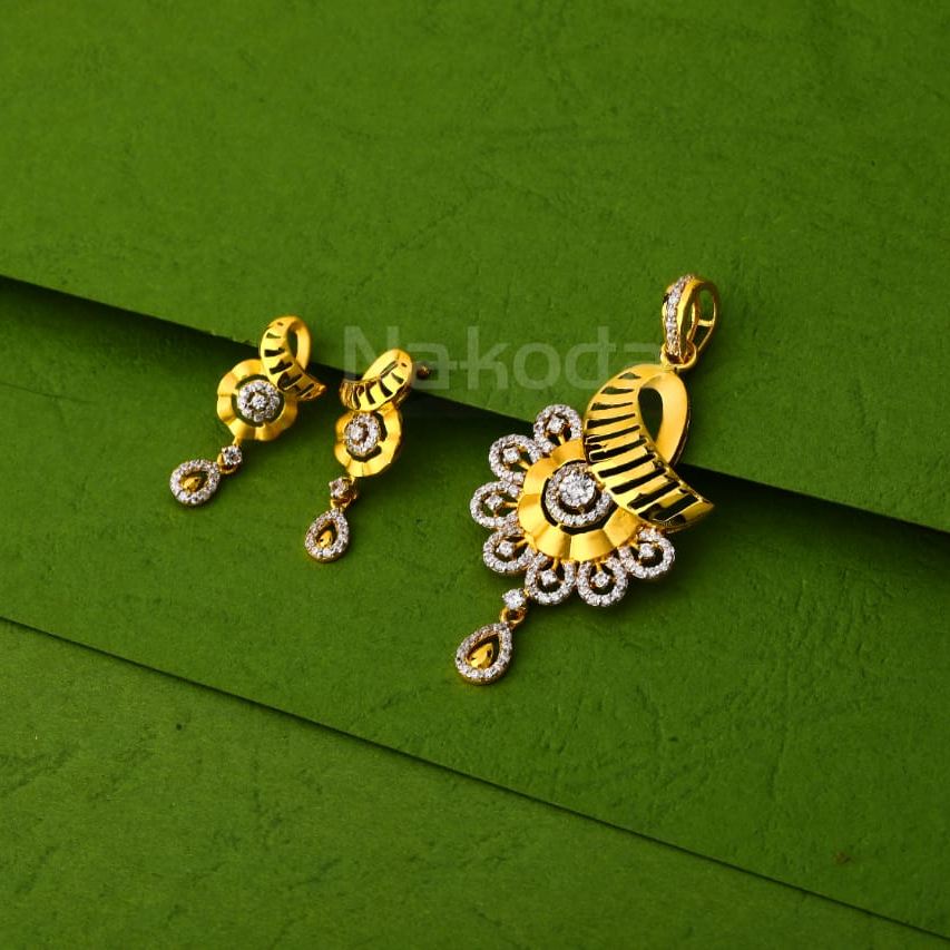 22KT Gold CZ Hallmark Exclusive Ladies Pendant Set FPS440