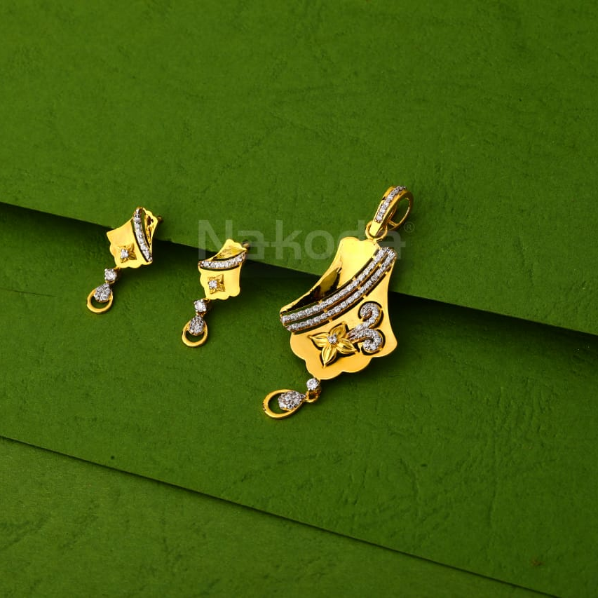 22KT Gold Hallmark Stylish Ladies Pendant Set FPS427