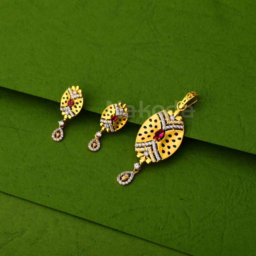22KT Gold Ladies Stylish Pendant Set FPS417
