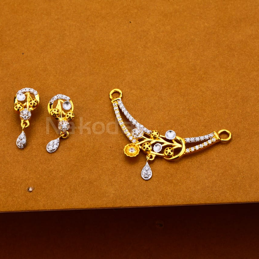 916 Hallmark Delicate Ladies Mangalsutra Pendant Set MP448