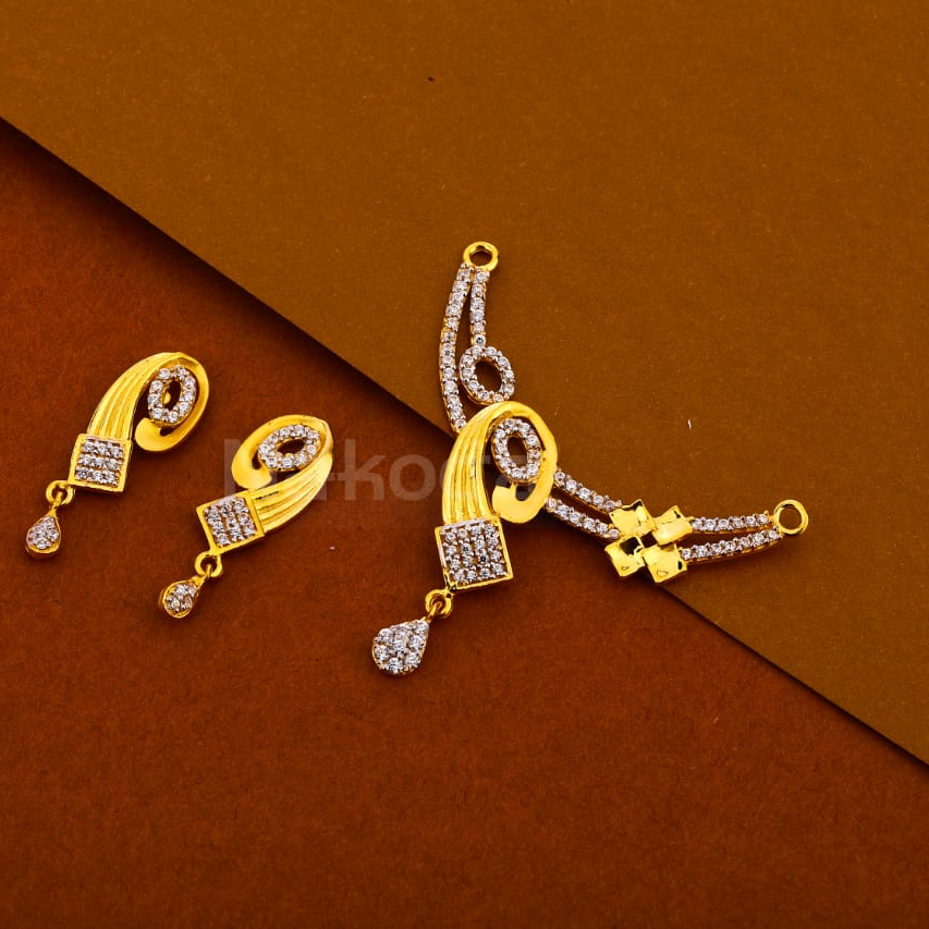 916 Ladies Exclusive Mangalsutra Pendant Set MP441