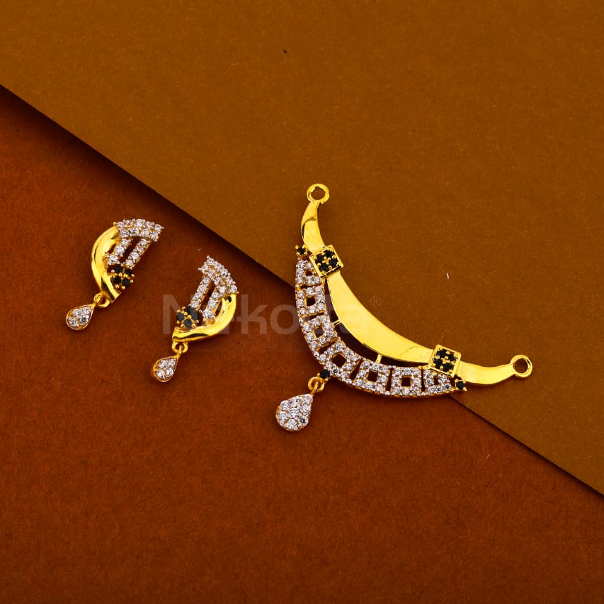 916 Ladies Delicate Mangalsutra Pendant Set MP440