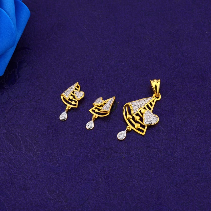 18KT Gold Hallmark Exclusive Ladies Fancy Pendant Set FPS347