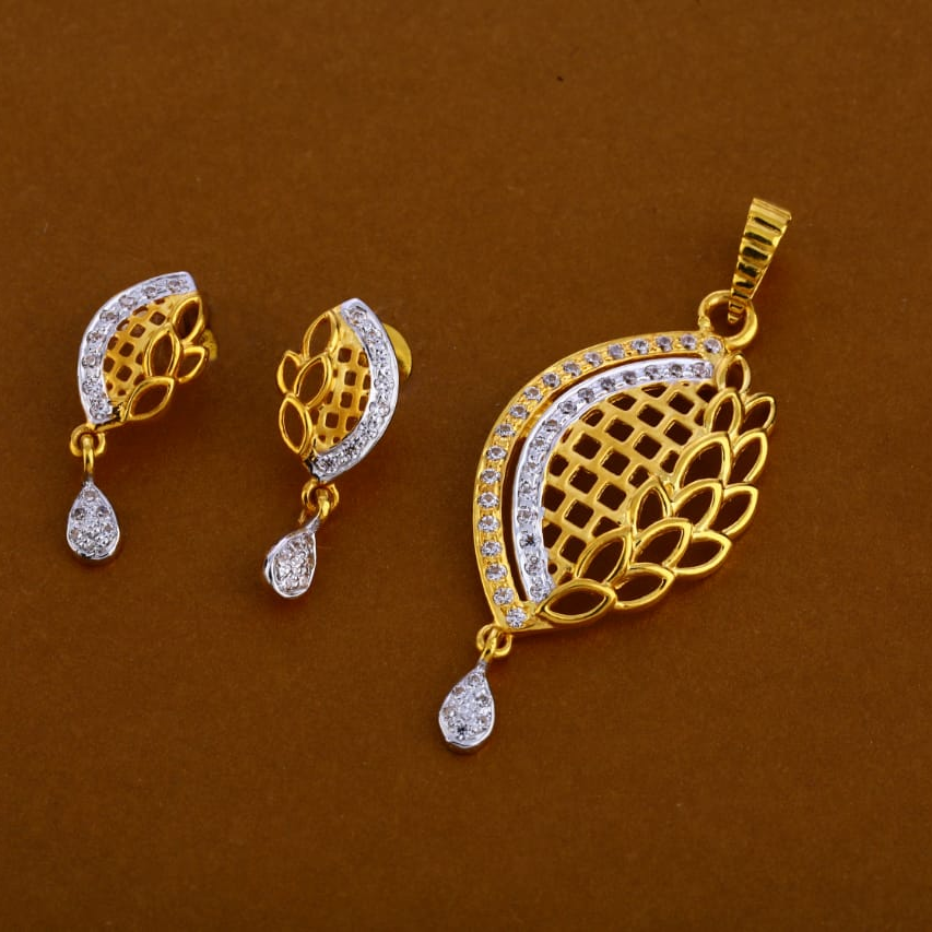 916 Gold CZ Classic Ladies Pendant Set FPS270
