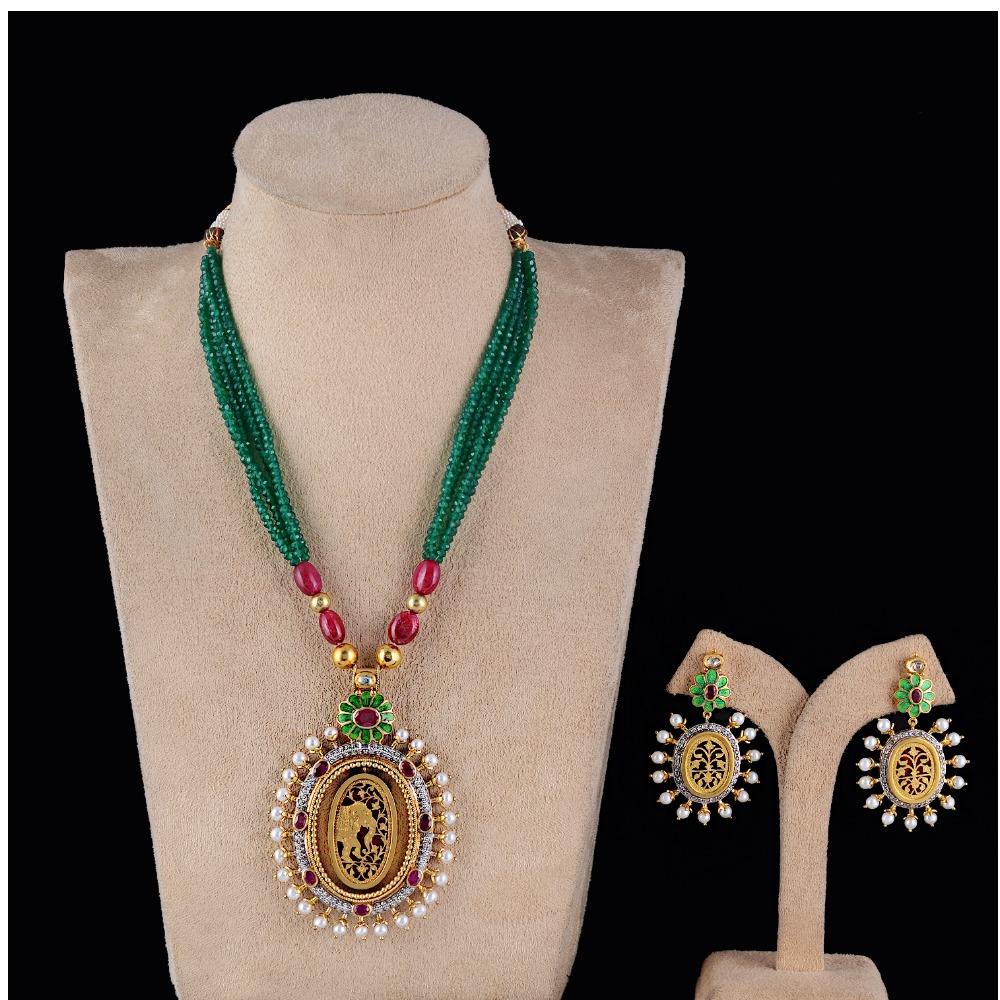 Nakshi Sozo Ladies Attractive Moti Vertical Necklace Set