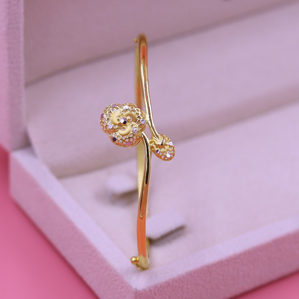 Rose flower bracelet