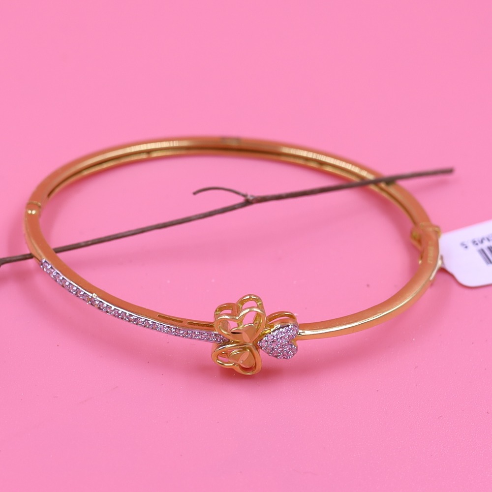 Flower-style 22kt gold bracelet