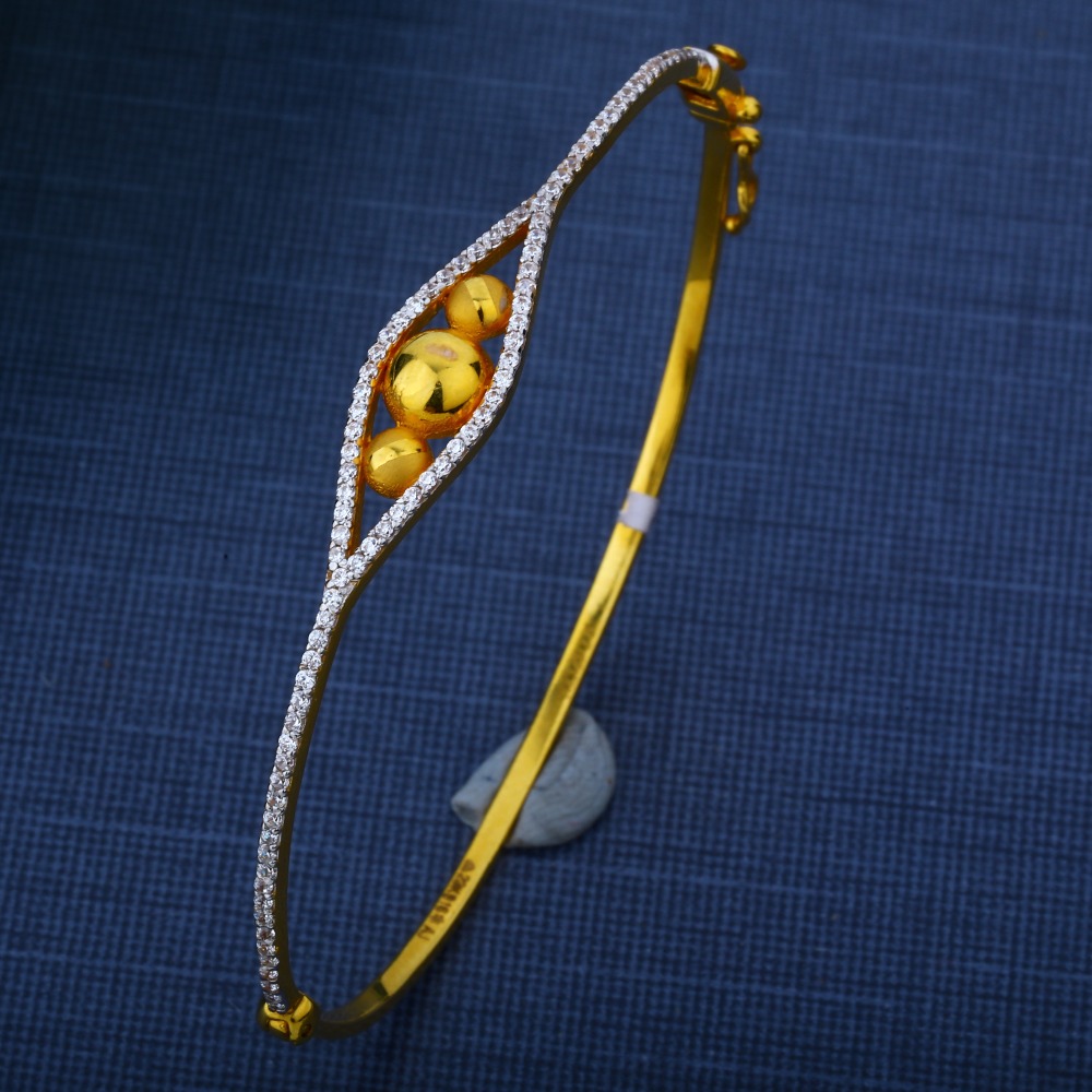 916 CZ Hallmark Gold Simple Design Bracelet