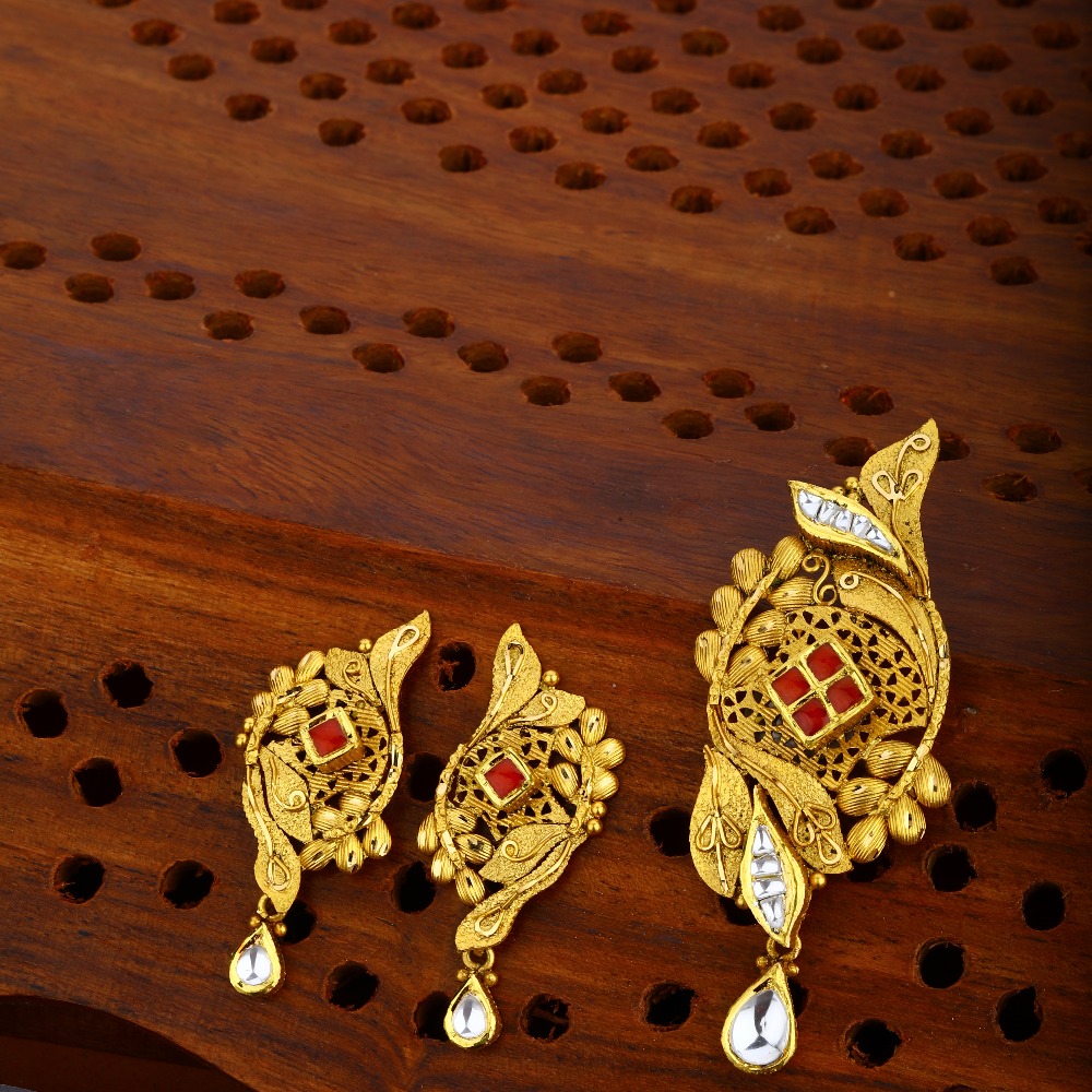 916 gold hallmark Jadtar Pendant Set