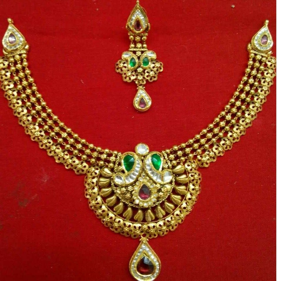 Antique Gold Ladies Fusion 916 Necklace Set