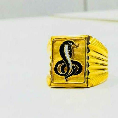 916 Attractive Gold Gents Ring