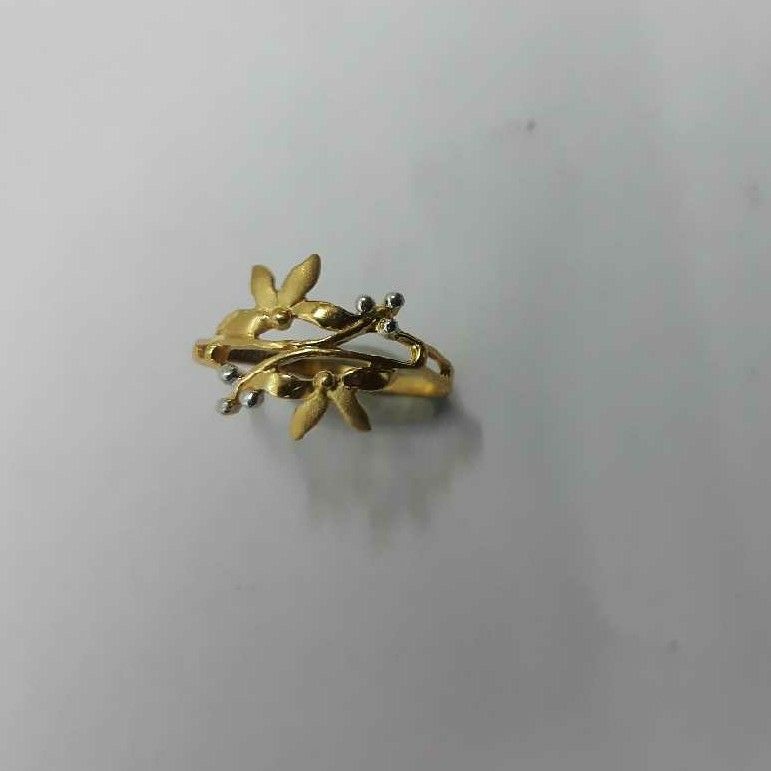 22KT Gold Ladies Flower Shaped Machine Cut Ring