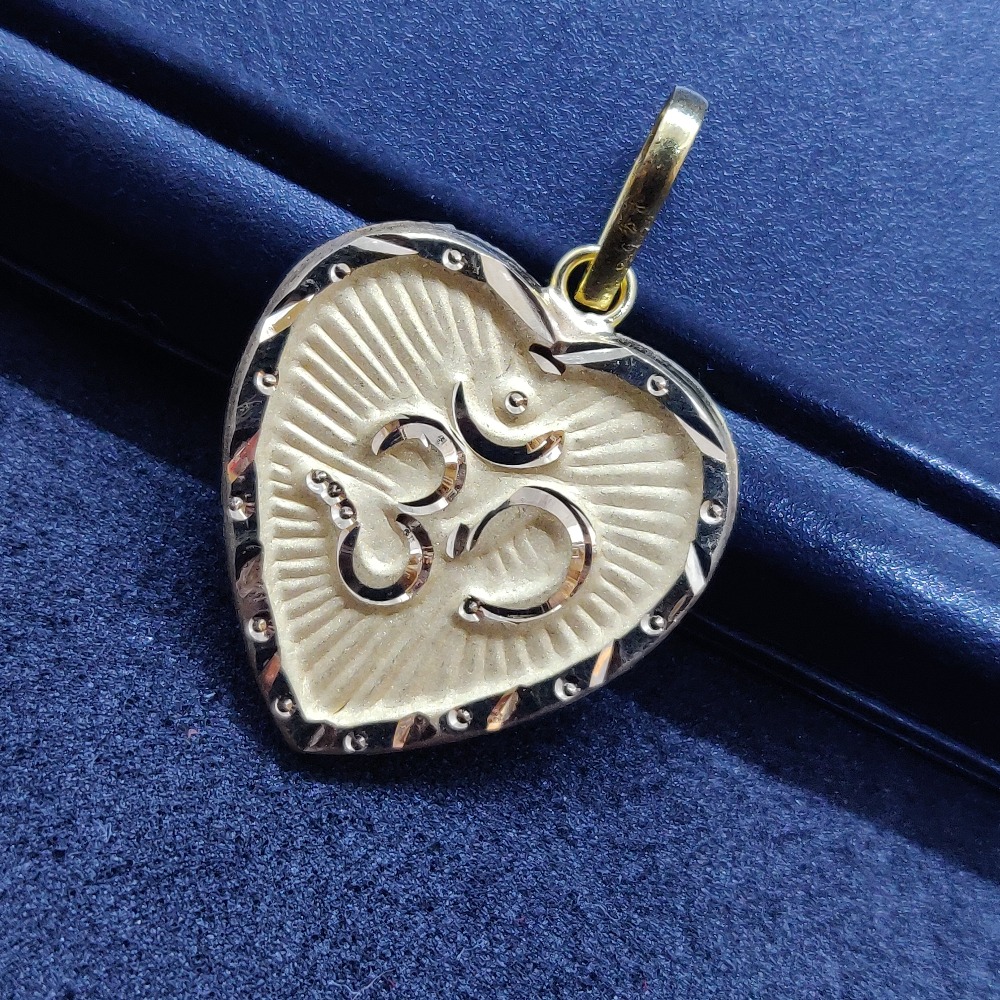 18 ct gold chapela pendant