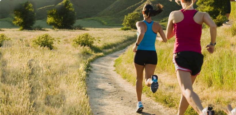 Girlsrunningbackground