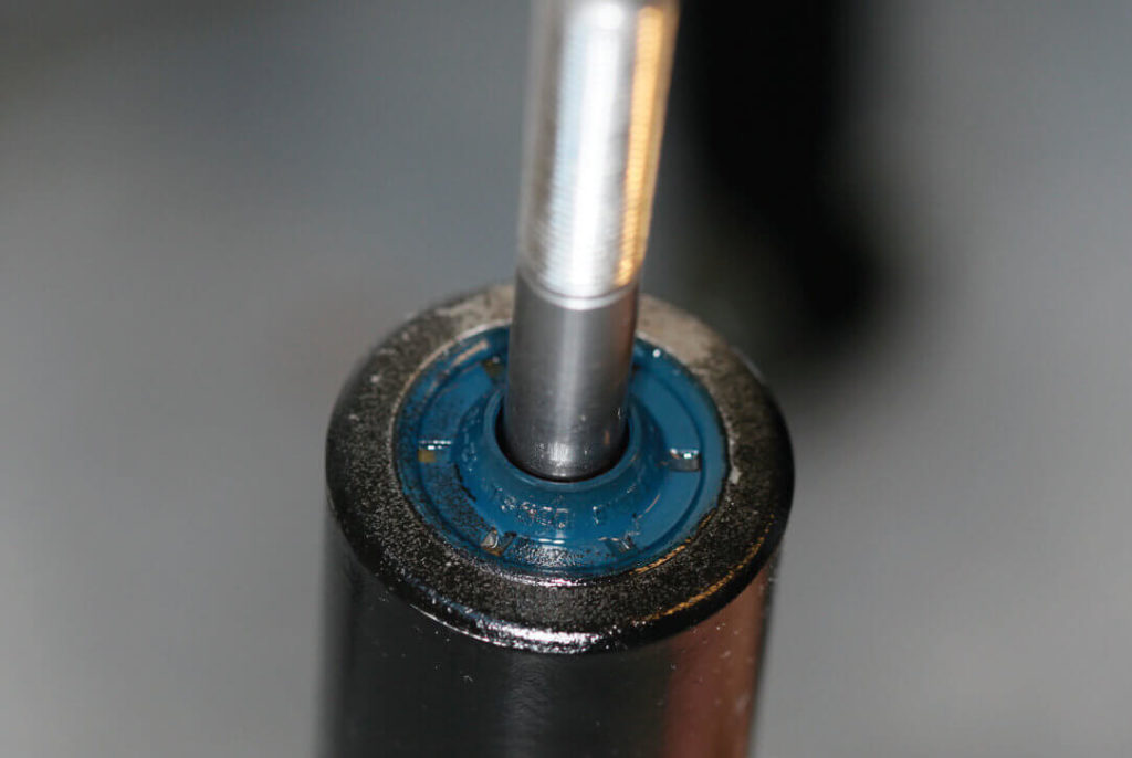 Shock Absorber Piston Rod Seal Leakage Diagnosis Know Your Parts