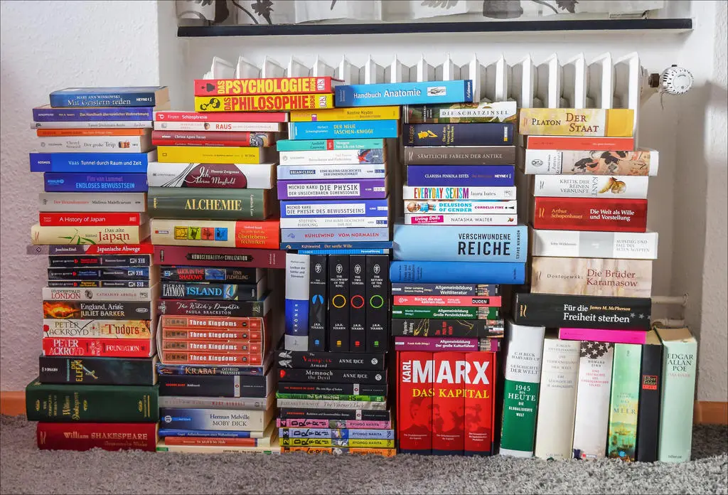 10 Signs a TBR List Is Slowly Becoming Book Hoarding