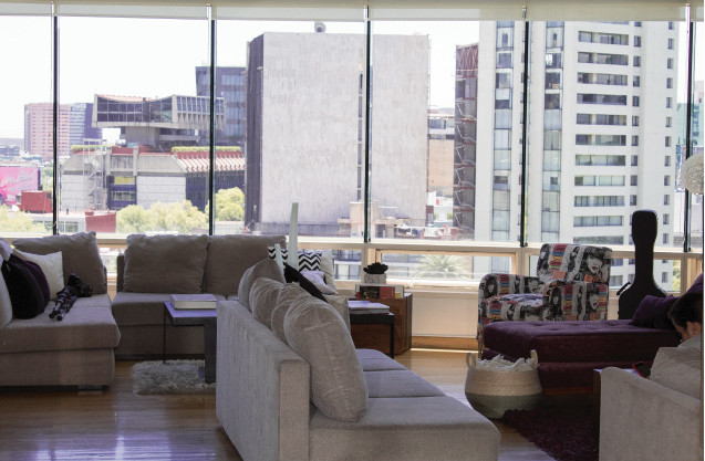 Sala con Ventanas y Vista Residencial Del Bosque Polanco Sala con Ventanas y Vista Residencial Del Bosque Polanco
