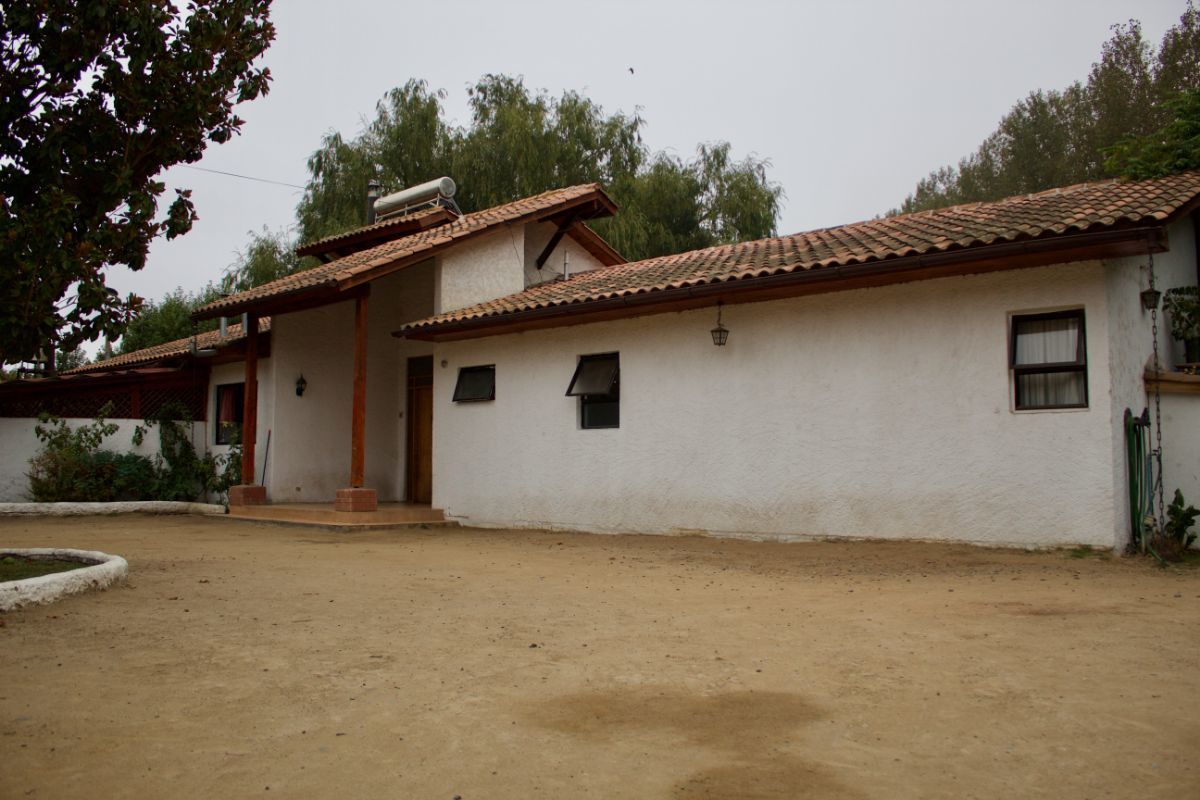 Preciosa casa estilo chileno en camino Carampangue