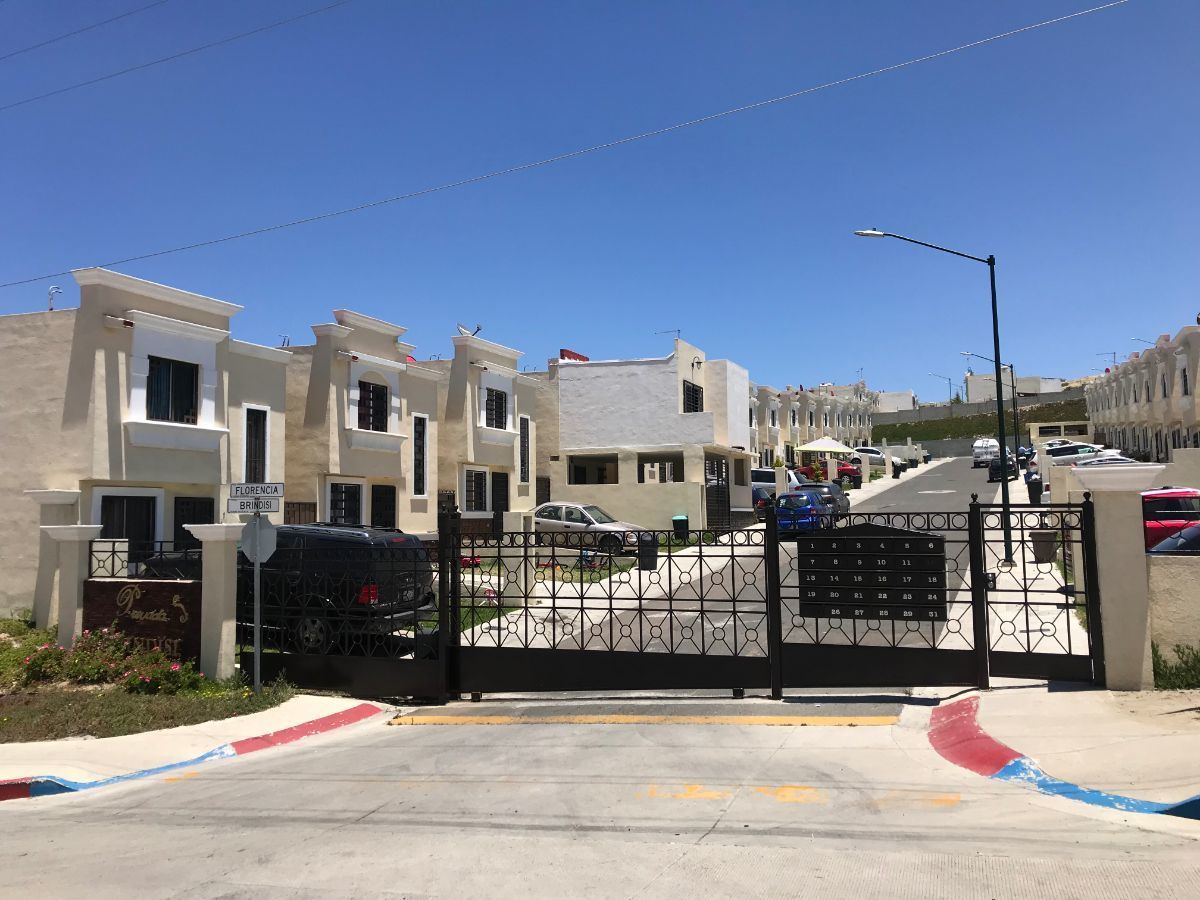 CASA EN VENTA EN VERONA RESIDENCIAL, SANTA FE, TIJUANA BC